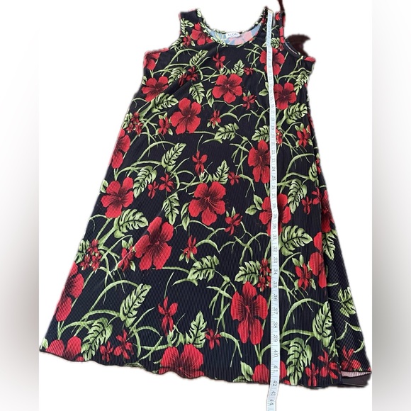 La Fete USA woman’s sleeveless black dress red flowers green Size Grande - Picture 3 of 8